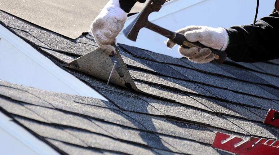 Professional gutter cleaning in Weston, OR